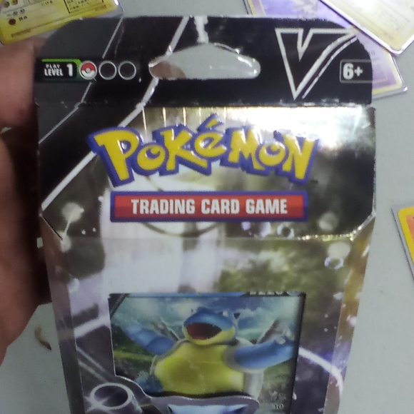 Pokemon card set - Picture 2 of 4
